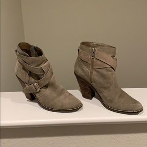 Dolce Vita booties